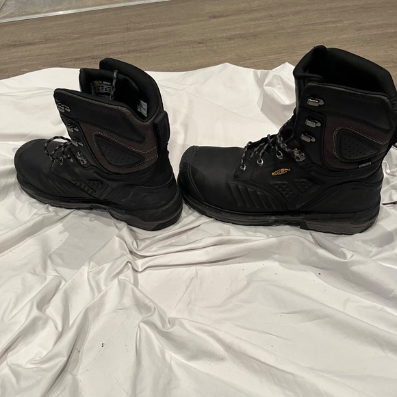 Men’s KEEN 8” work boots size 14 2E - Picture 2 of 10